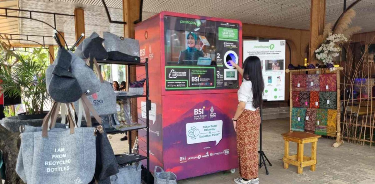 Reverse Vending Machine BSI: Memanen Kebaikan Untuk Lingkungan ...