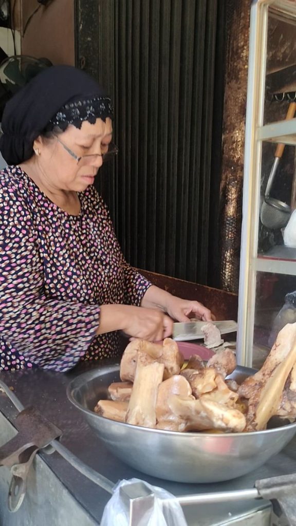 Restoran pho halal di Ho Chi Minh